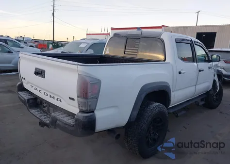 2018 Toyota Tacoma Trd Off Road z USA, uszkodzony, nr VIN 3TMCZ5AN2JM182552